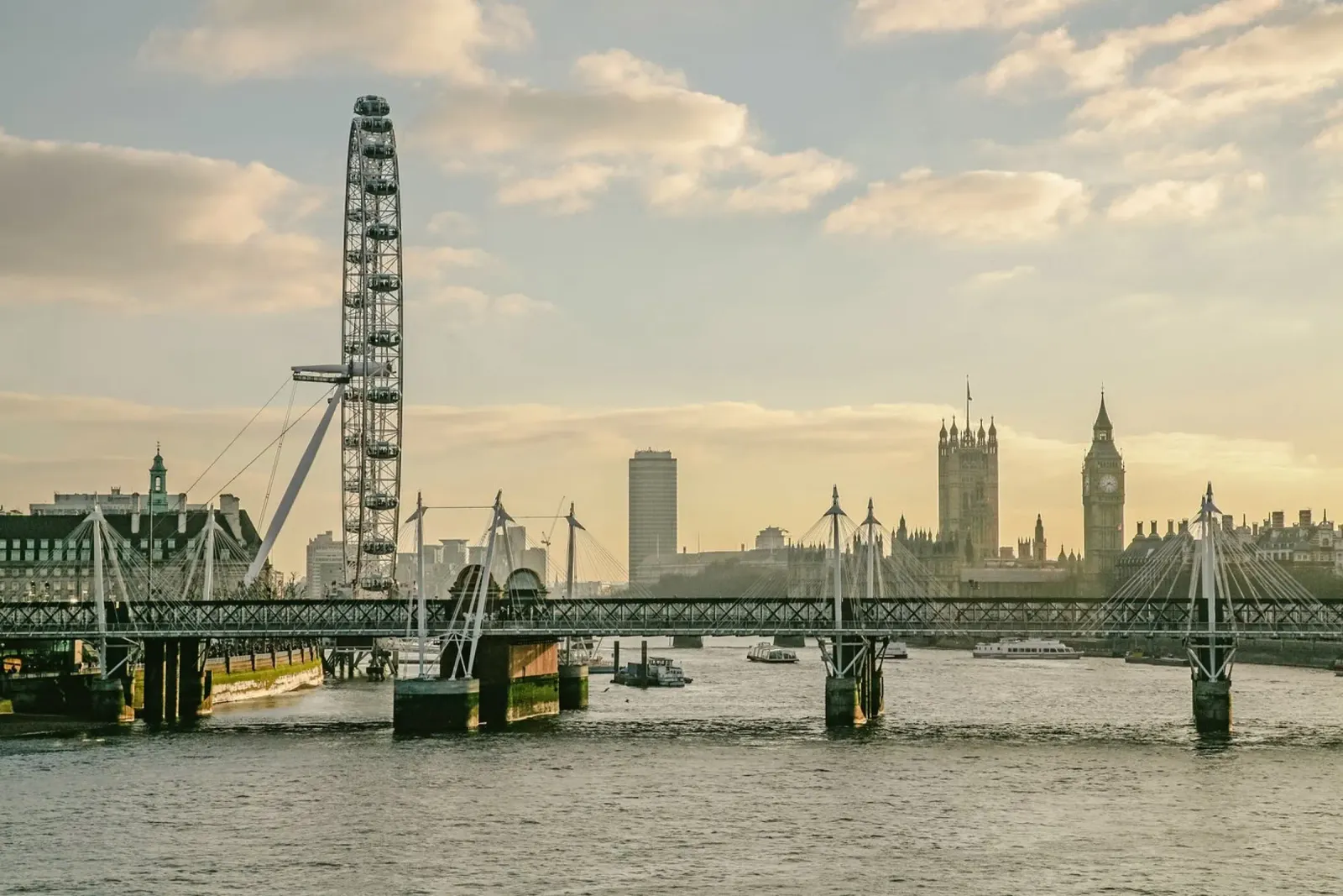 Londra senza tempo alluminio dibond da Wanderlust Vibes