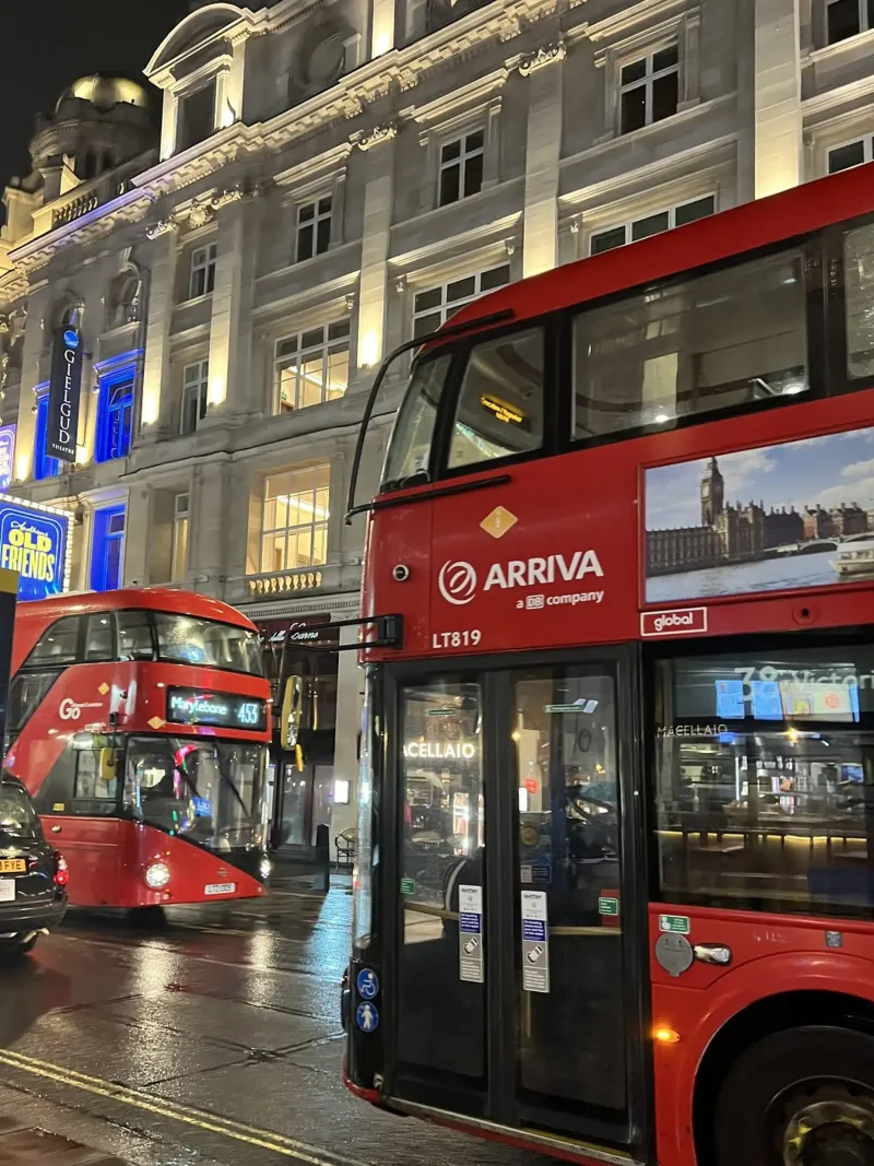 London bus pellicola backlit da Sous le ciel