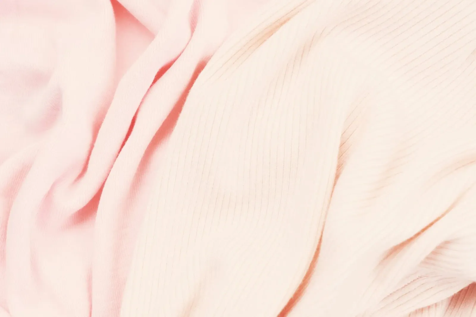 Blush e seta poster con telaio in alluminio da PhotoVibe Decor