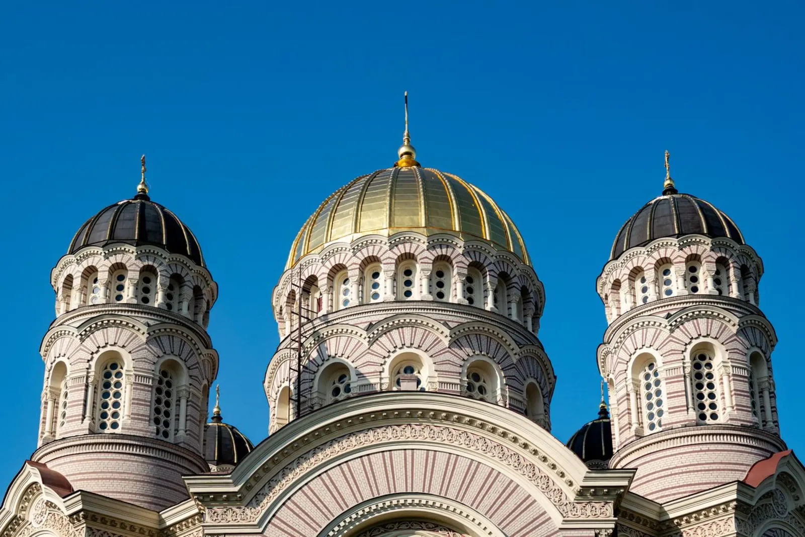 Riga Cattedrale ortodossa della Natività di Cristo poster con telaio in plastica da anderm