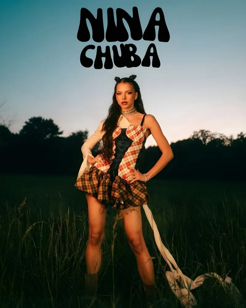 Nina Chuba V1 pellicola backlit da vintage