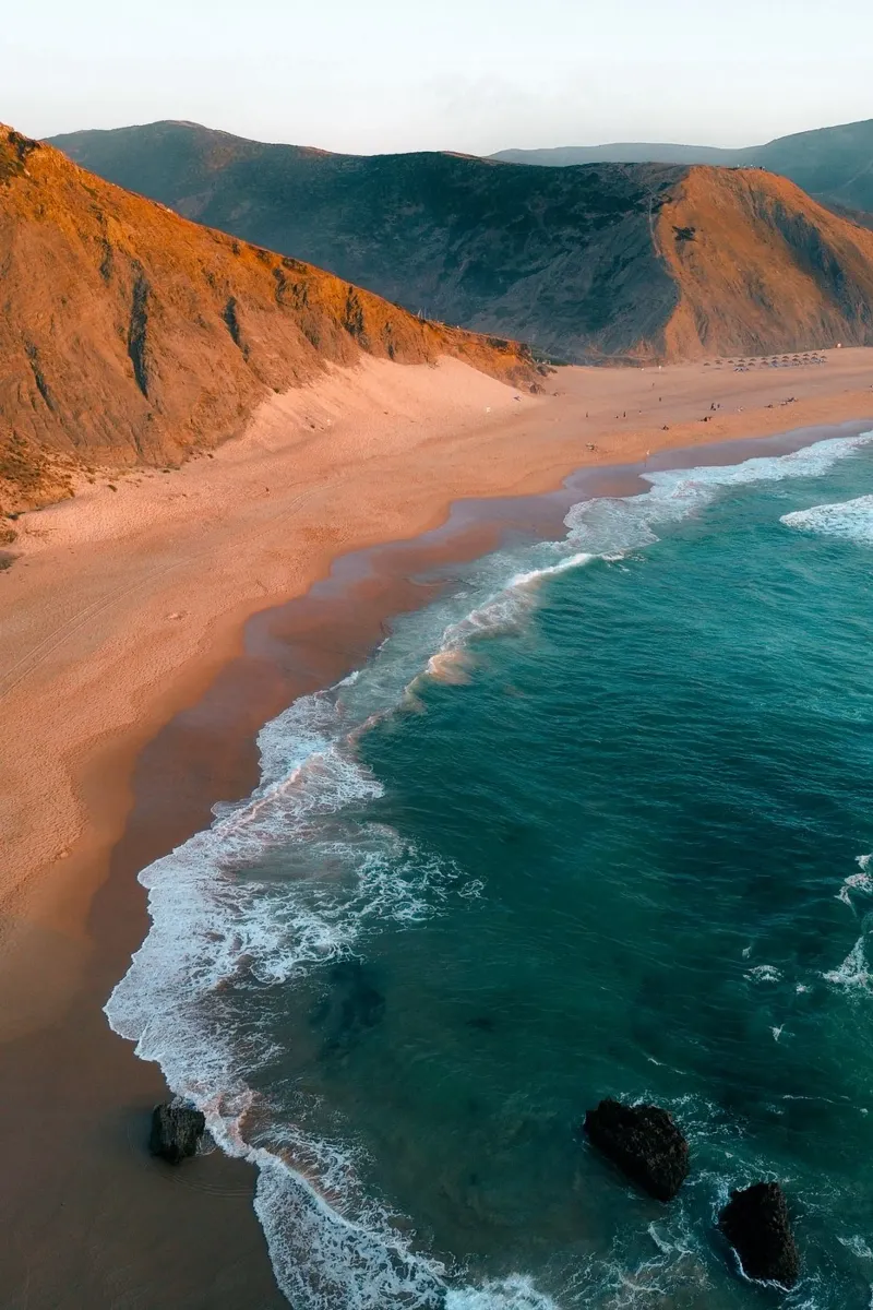 Wild and Silent: Praia do Castelejo, Portugal pellicola backlit da Thilo Grøsch