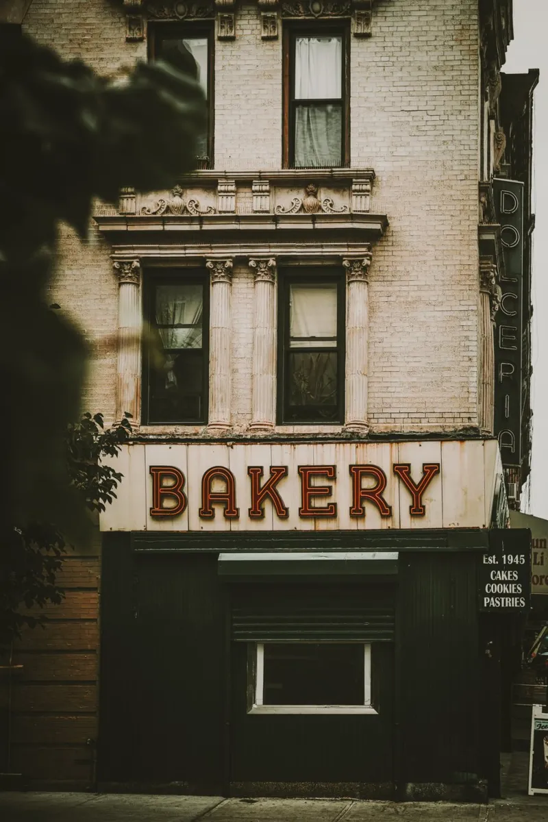Panificio di New York poster con telaio in plastica da thetraveller