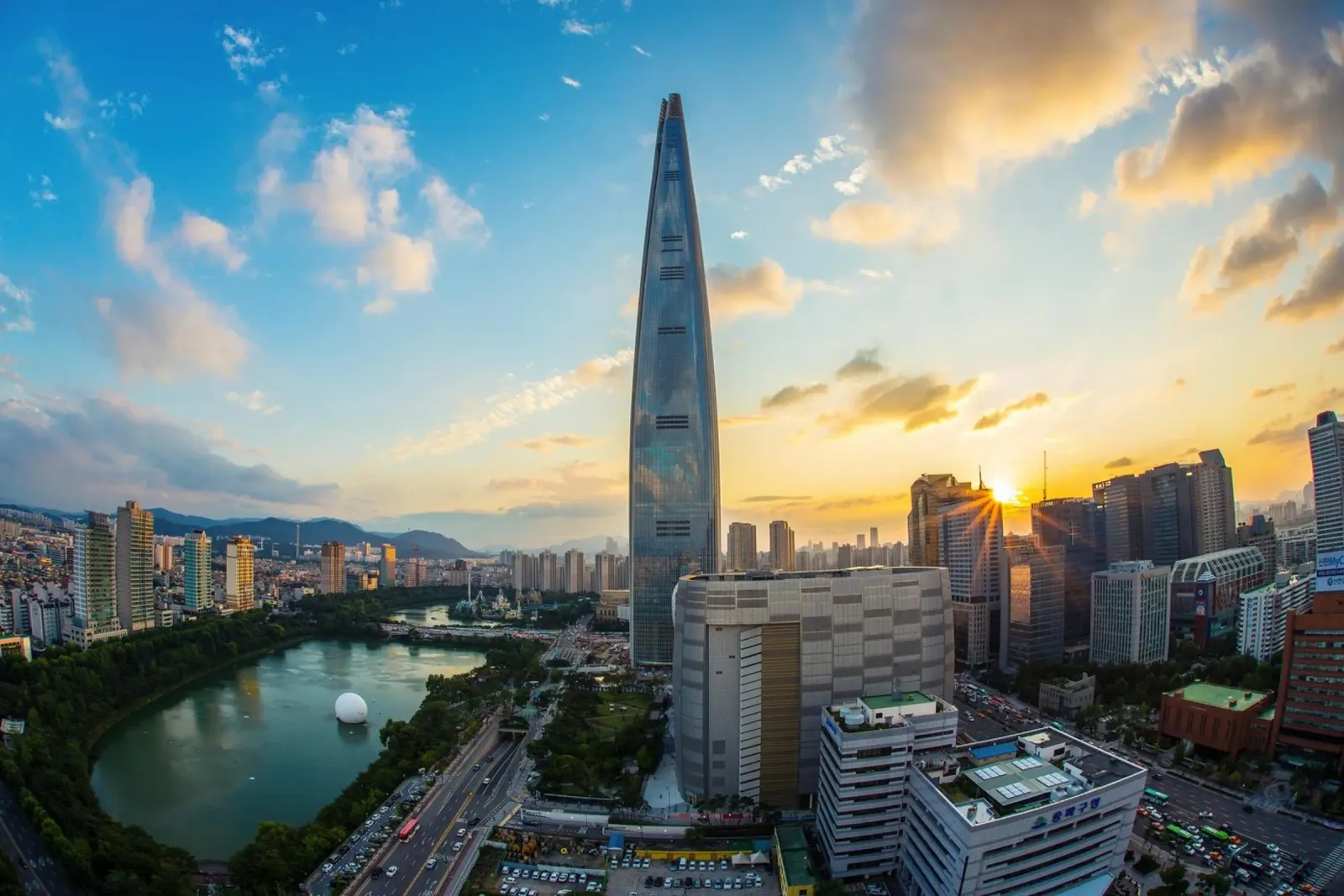 Torre Lotte World al tramonto, Seul, Corea del Sud pannello forex da Wanderlust Vibes