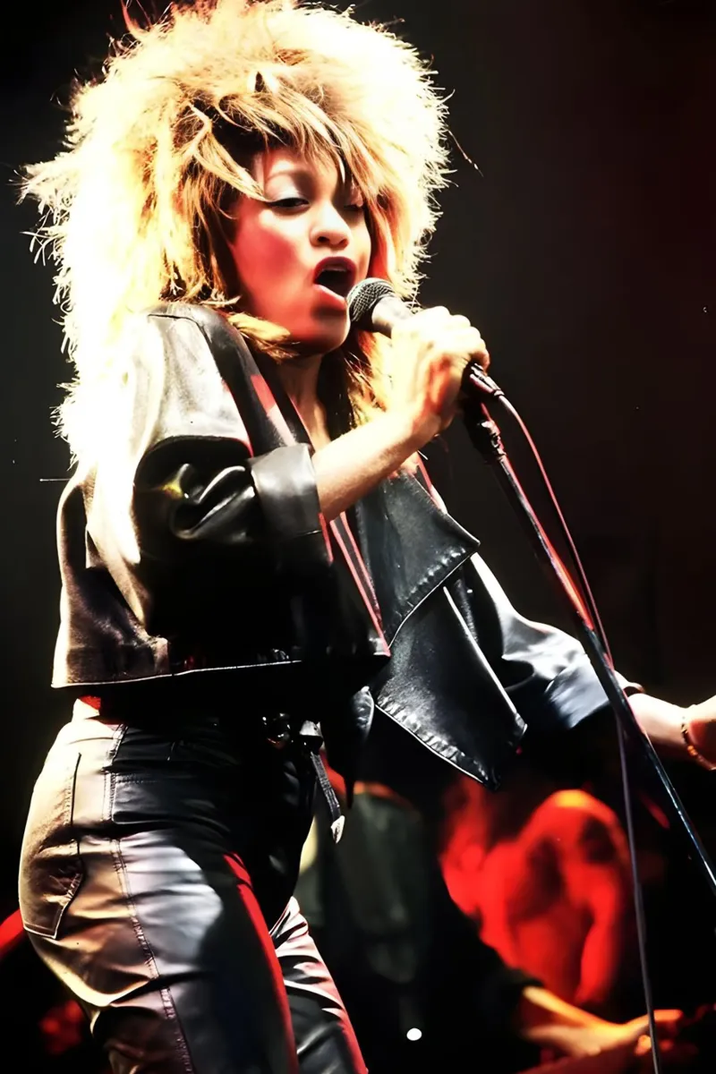 Tina Turner - Canto pellicola backlit da NEVER OVER SALE