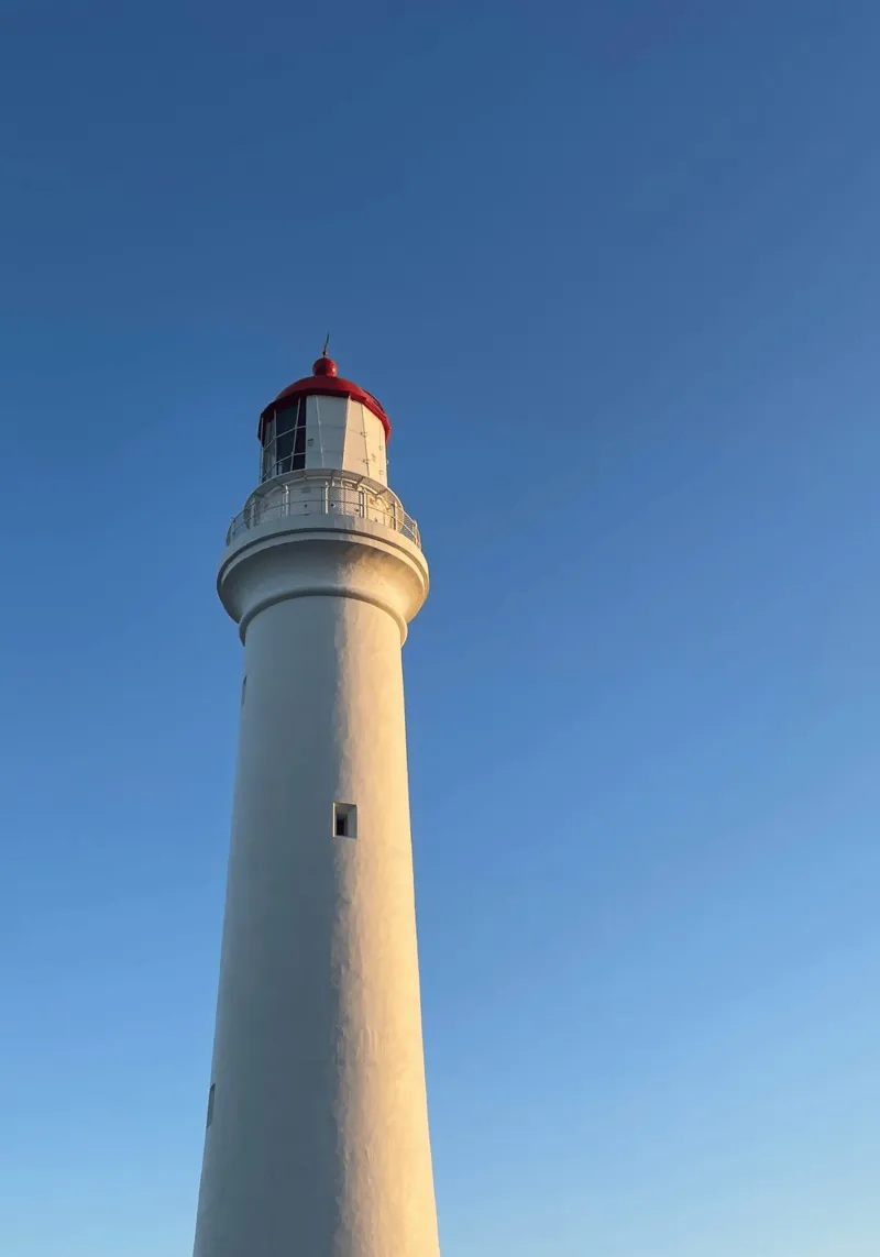 Il bagliore del faro - Ocean Serenity, Australia pannello forex da Roamance Studio