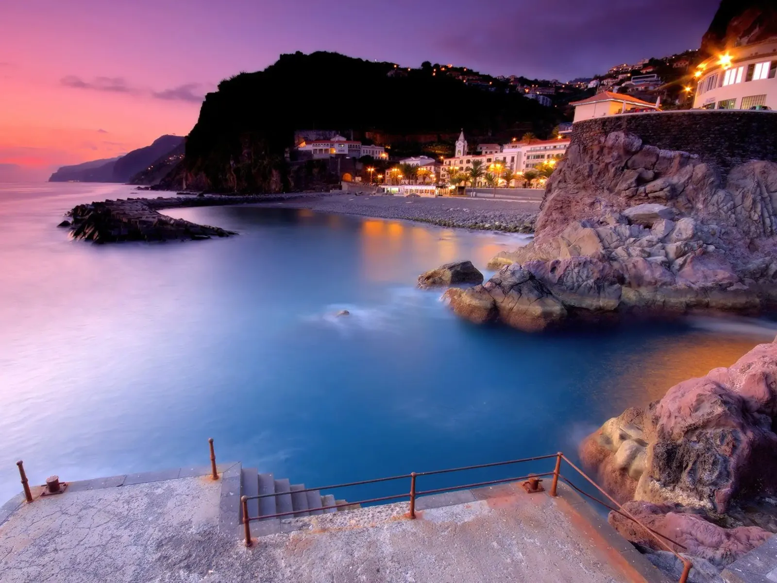 Beautiful sunset in beach tela con Cornice a cassetta da Musadad Shop