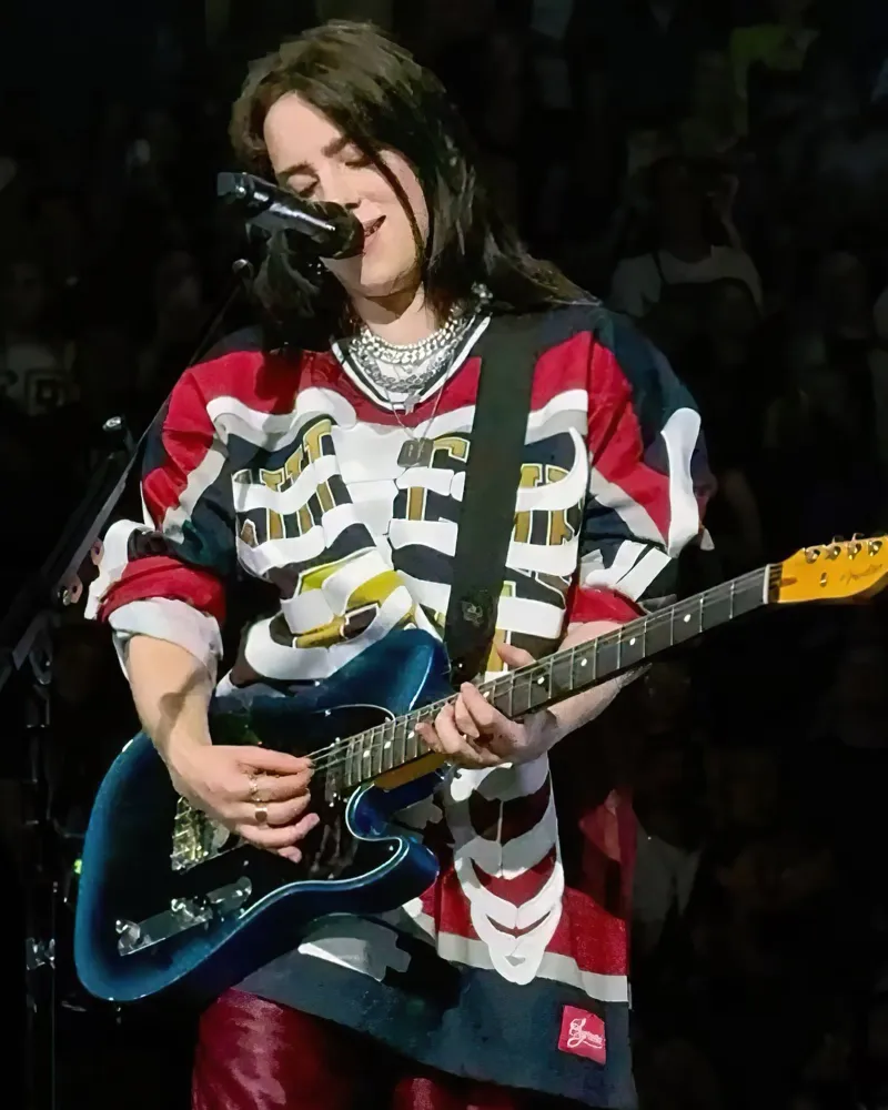 Billie Eilish poster con telaio in legno da Musadad Shop