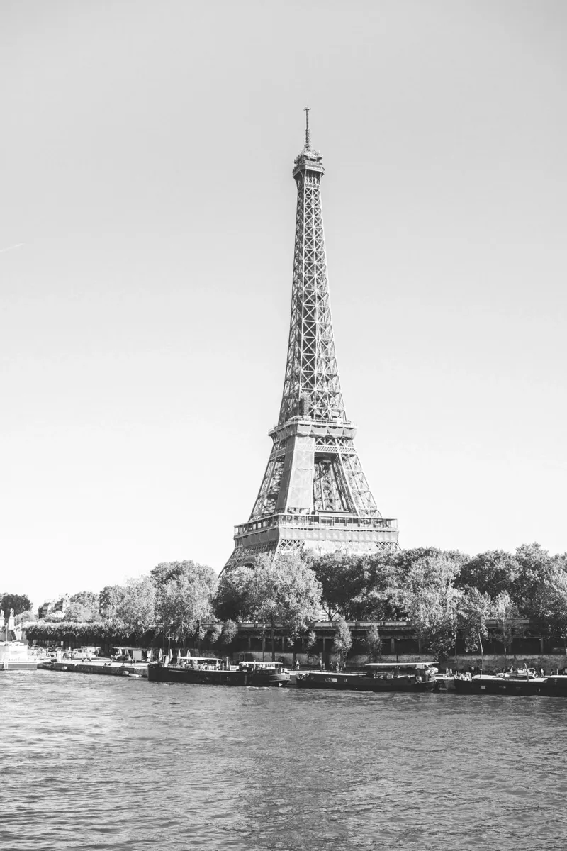 Black and White Eiffel Tower poster con telaio in legno da patiphotography