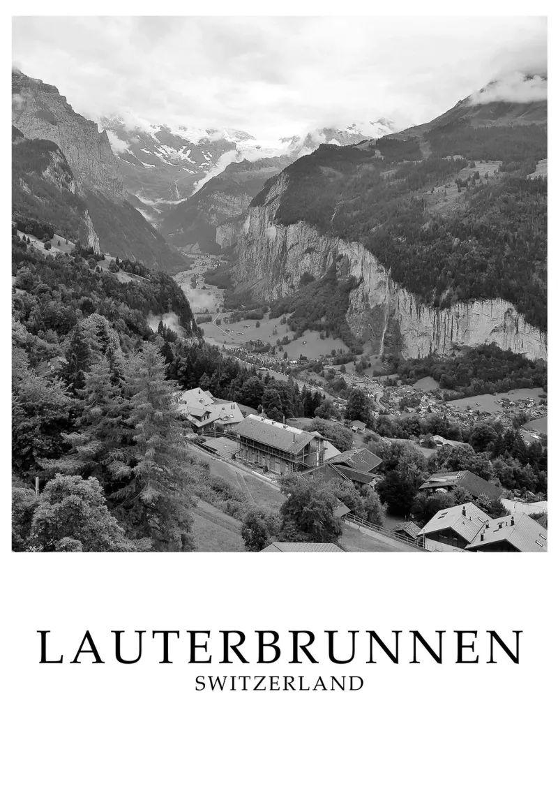 Lauterbrunnen Svizzera Scena di natura in scala di grigi poster con telaio in plastica da Charnwood Prints