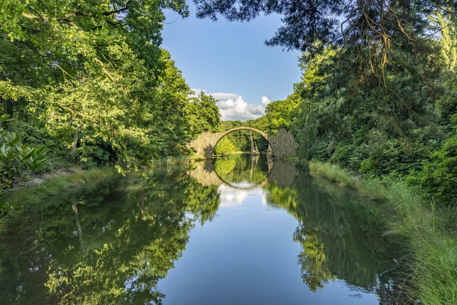 Rakotzbrücke poster con telaio in plastica da Reisefotografie - Bilder aus aller Welt