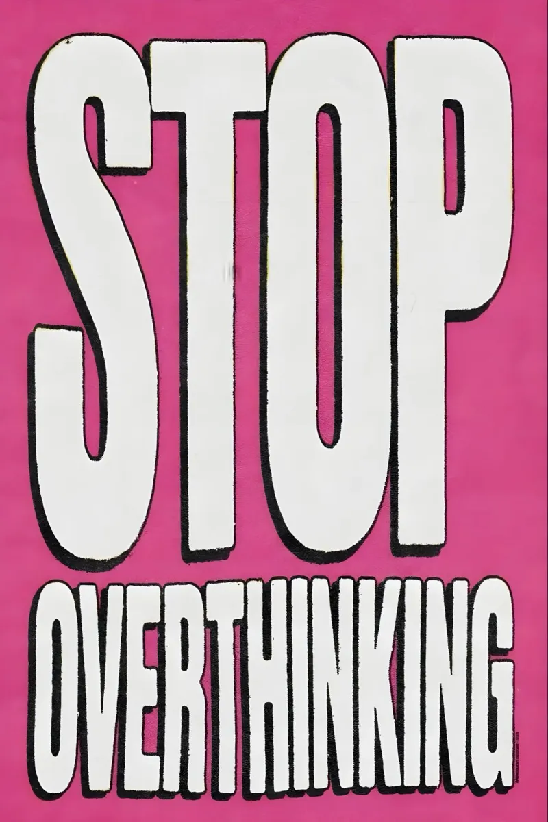 "STOP OVERTHINKING" poster con telaio in alluminio da Type & Tape