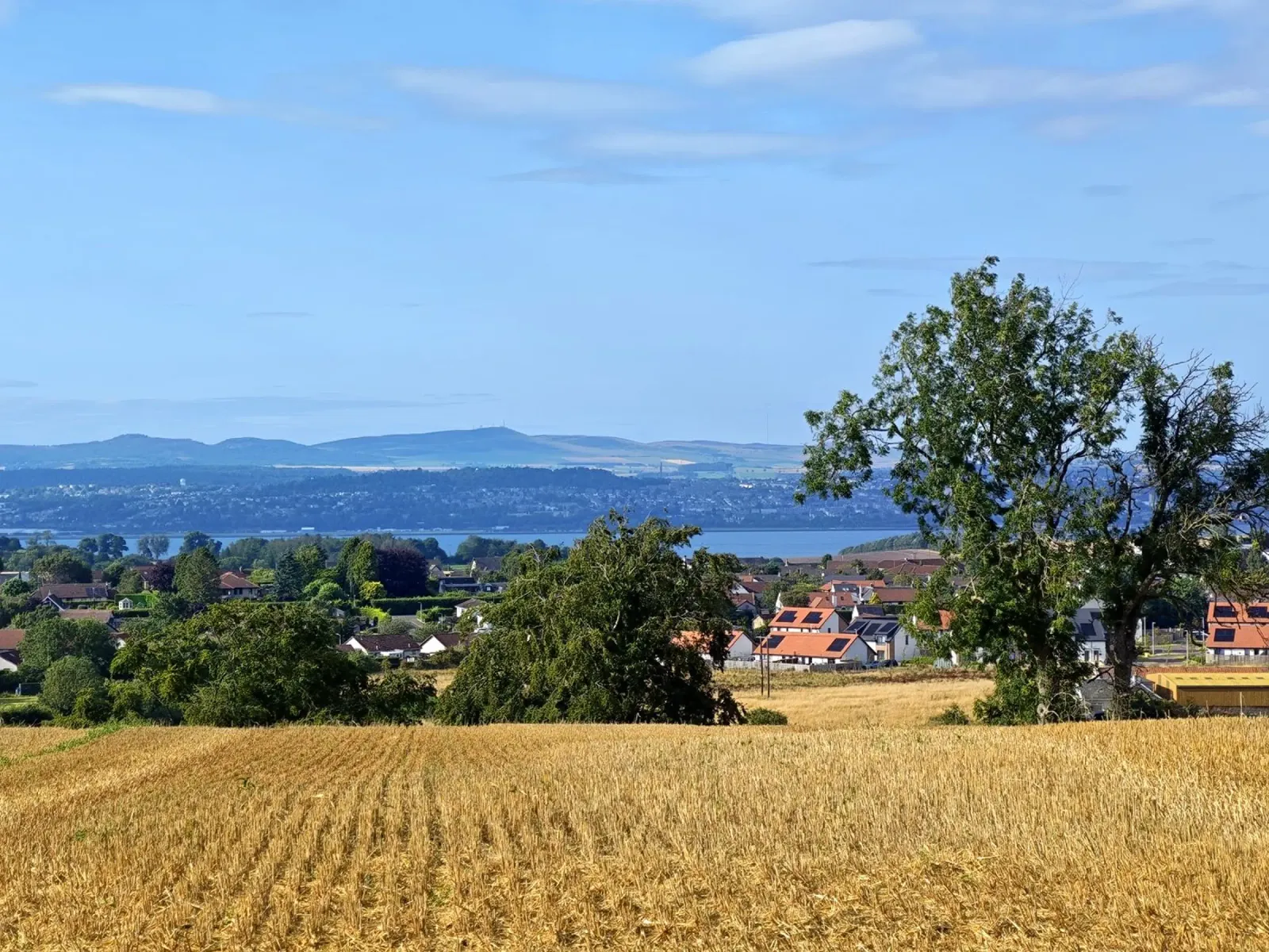 Scottish summer landscape poster con telaio in alluminio da gtobonart