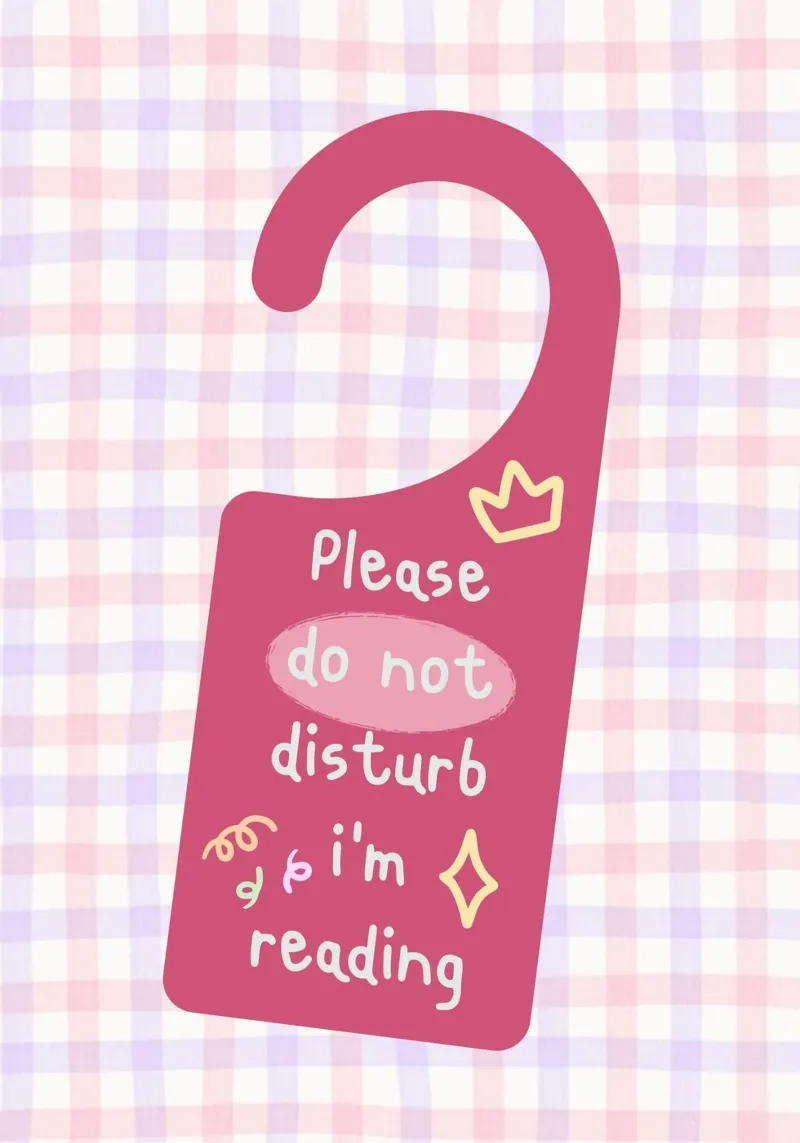 "Please Do Not Disturb" - Stampa d'arte di un appendiabiti a quadri rosa poster da vintagepod