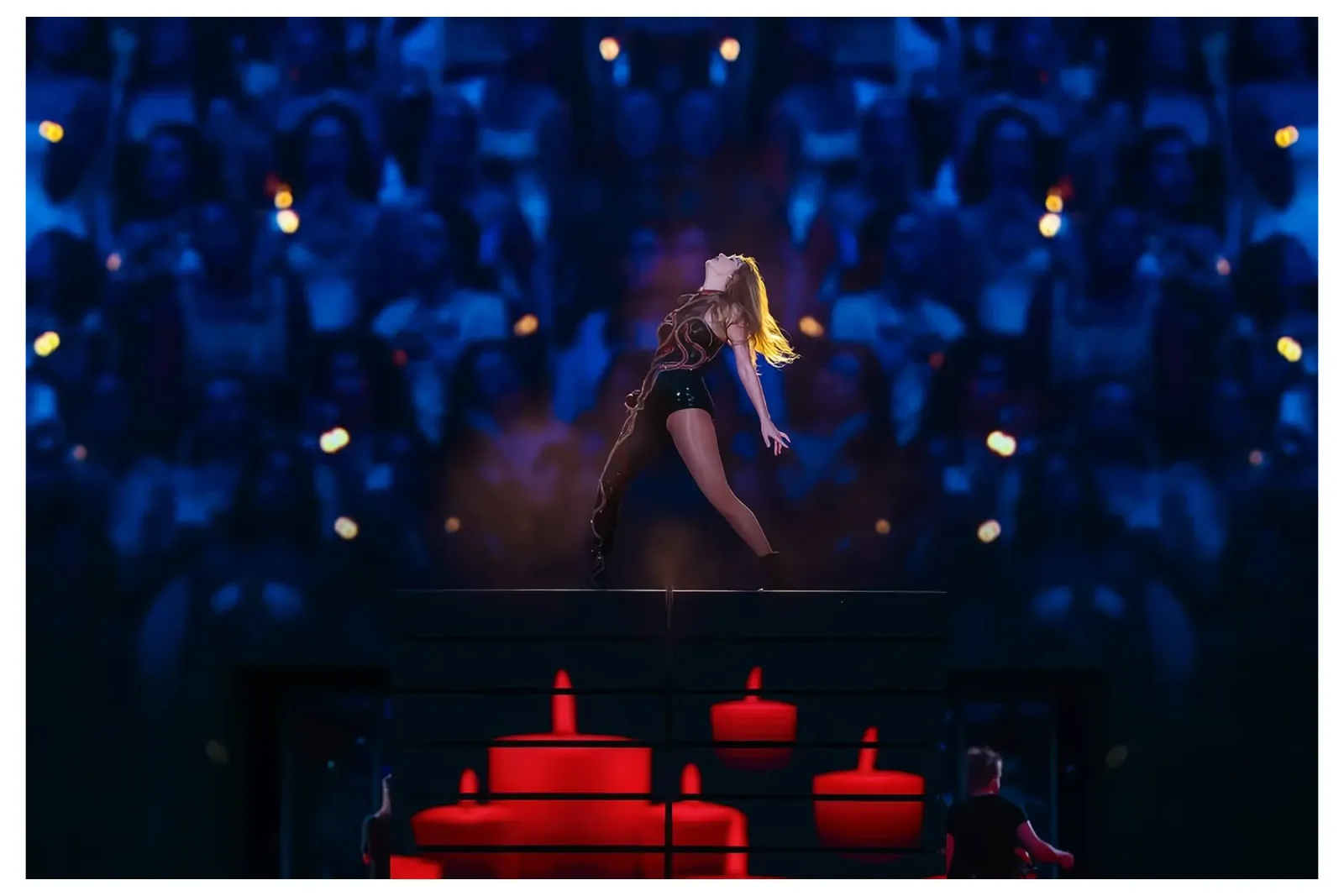 Il viaggio di Taylor Swift poster con telaio in legno da dfgtfdt