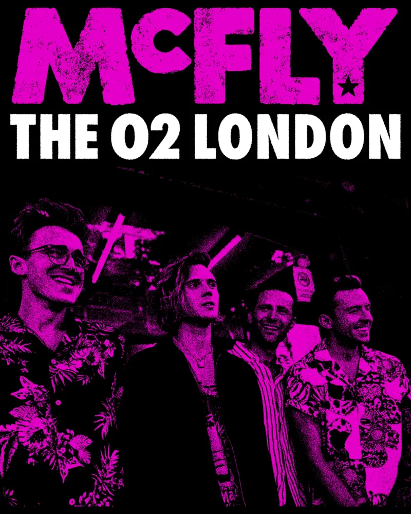 Maglietta McFly Uk Tour Classic poster da igoshdesigns