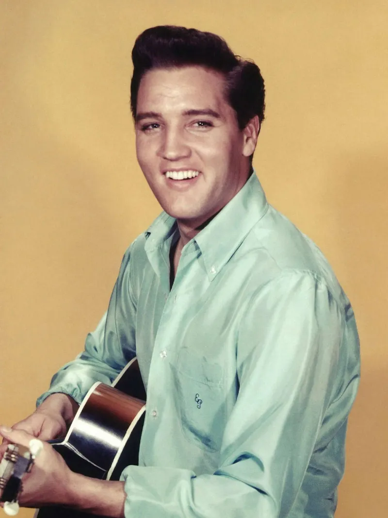 Elvis Presley sorridente poster con telaio in legno da James