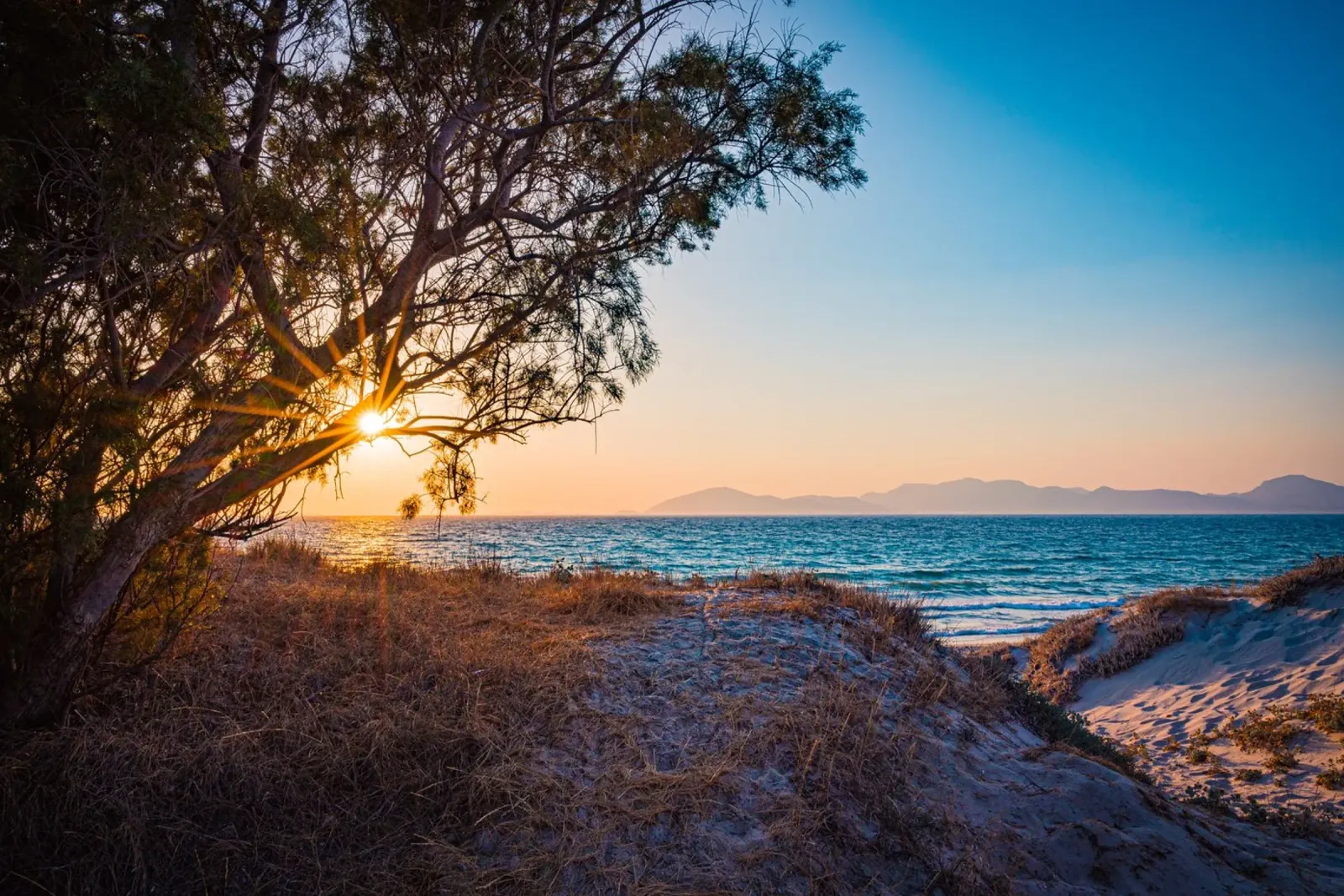 Tramonto a Kos con la stella del sole tela con Cornice a cassetta da Marcus Beckert | Fotografie