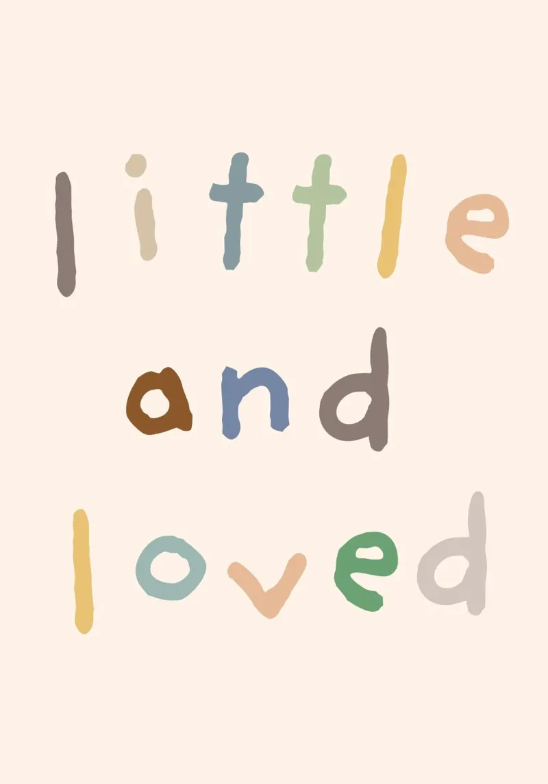 "Little and Loved" Cita Imprimir - Boho Nursery Art poster con marco de aluminio de vintagepod
