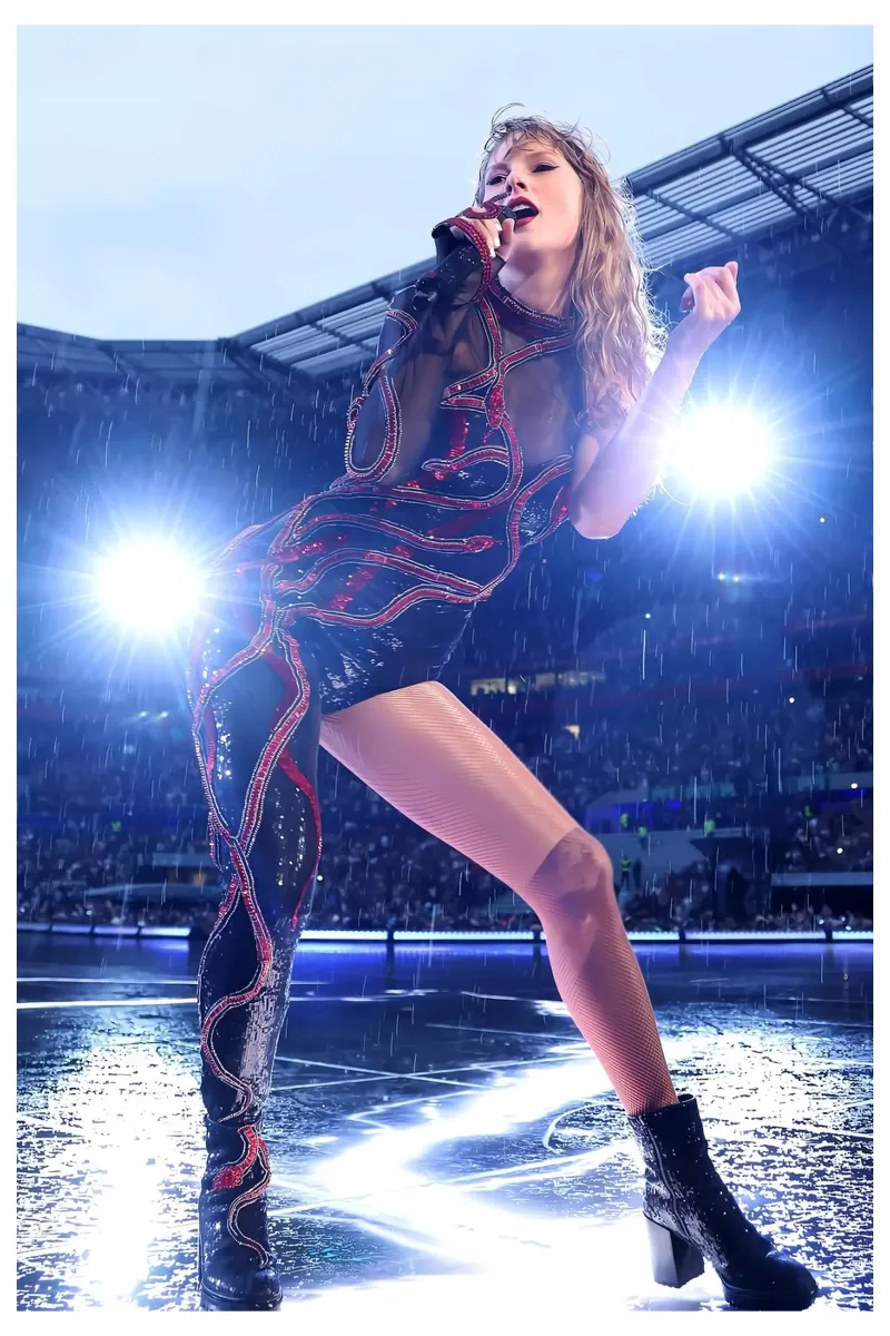 Un decennio di successi e di insuccessi Taylor Swift poster con telaio in alluminio da dfgtfdt