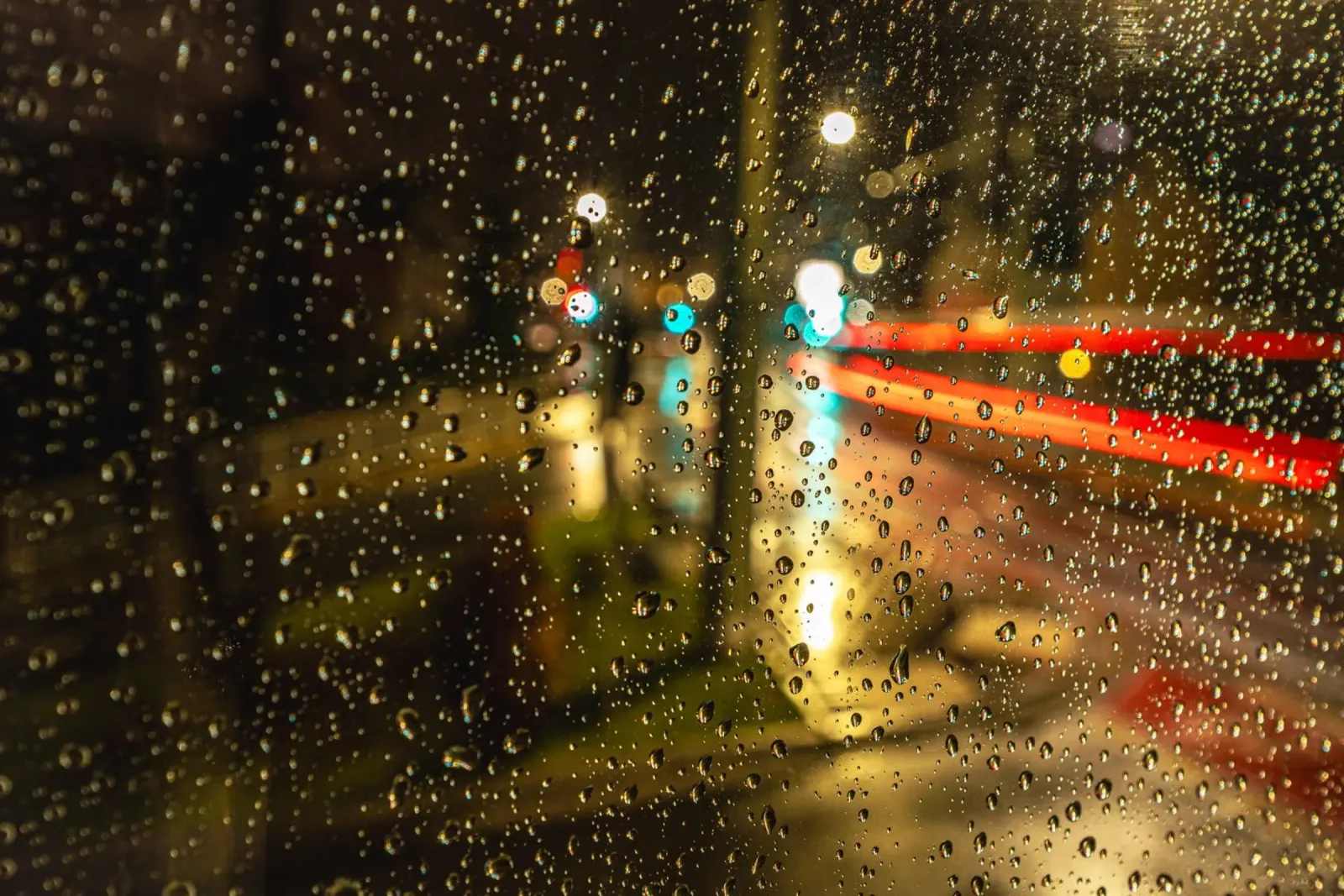 Raindrops on the window alu-dibond by Marcus Beckert | Fotografie