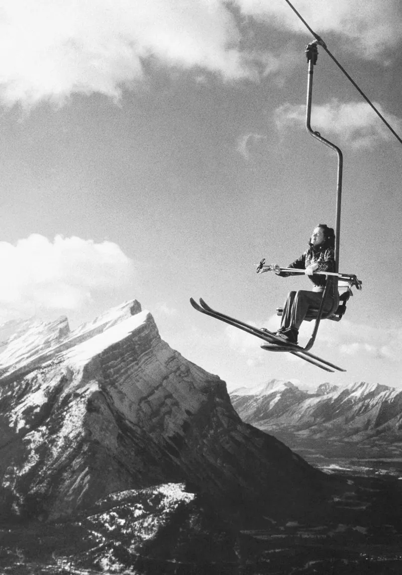 Hoog in de lucht met ski's in Canada canvas met Baklijst van Brant Varner