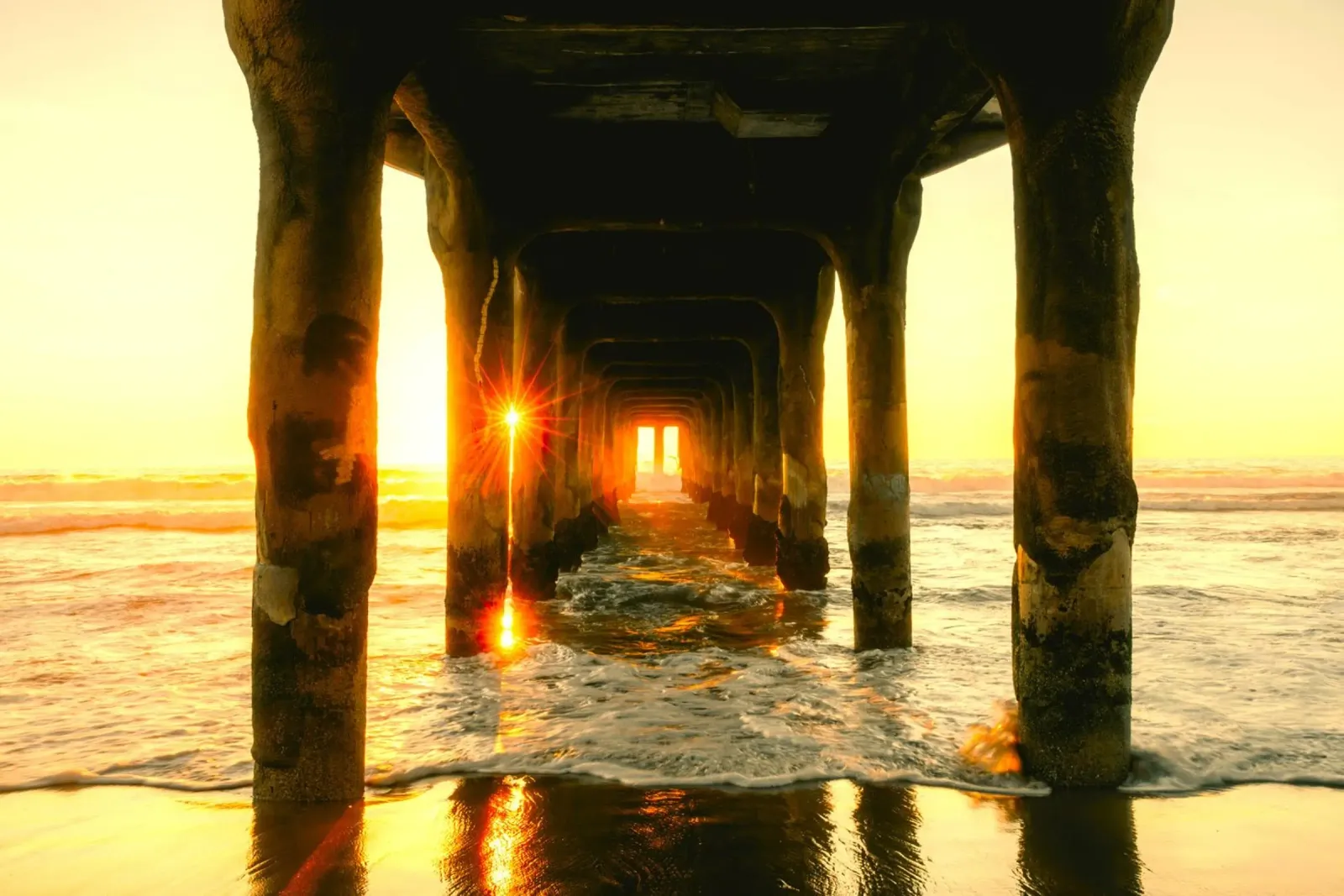 the bridge afternoon poster con telaio in legno da Good days