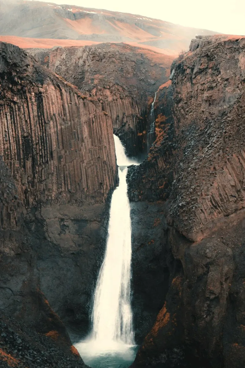 waterfall mountain poster con telaio in plastica da carsa