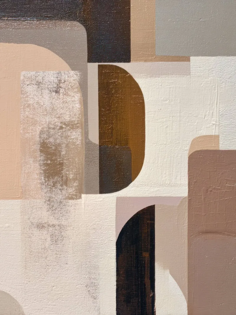 Modern Geometric Abstract Art in Neutral Tones Leinwand mit Schattenfugenrahmen von Artbyvo