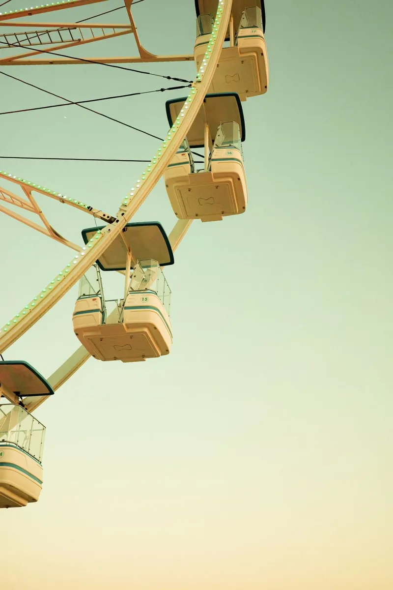 Ferris wheel by the sea poster da Thilo Grøsch