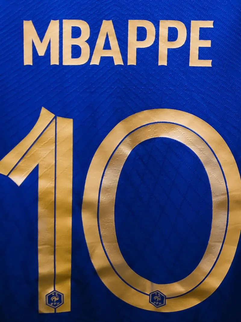 Maglia della Nazionale francese numero 10 Mbappé tela con Cornice a cassetta da dark eagle