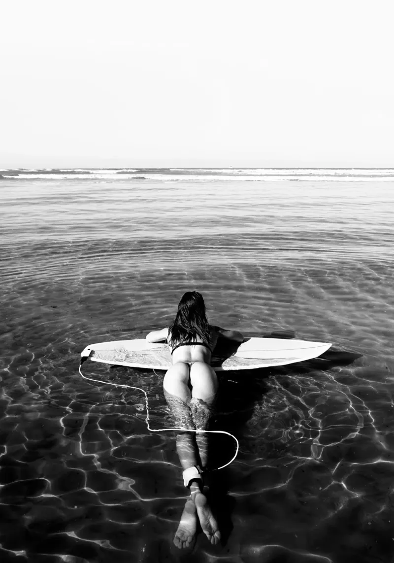 Floating on Surfboard canvas with Floater frame by vintgeseyn
