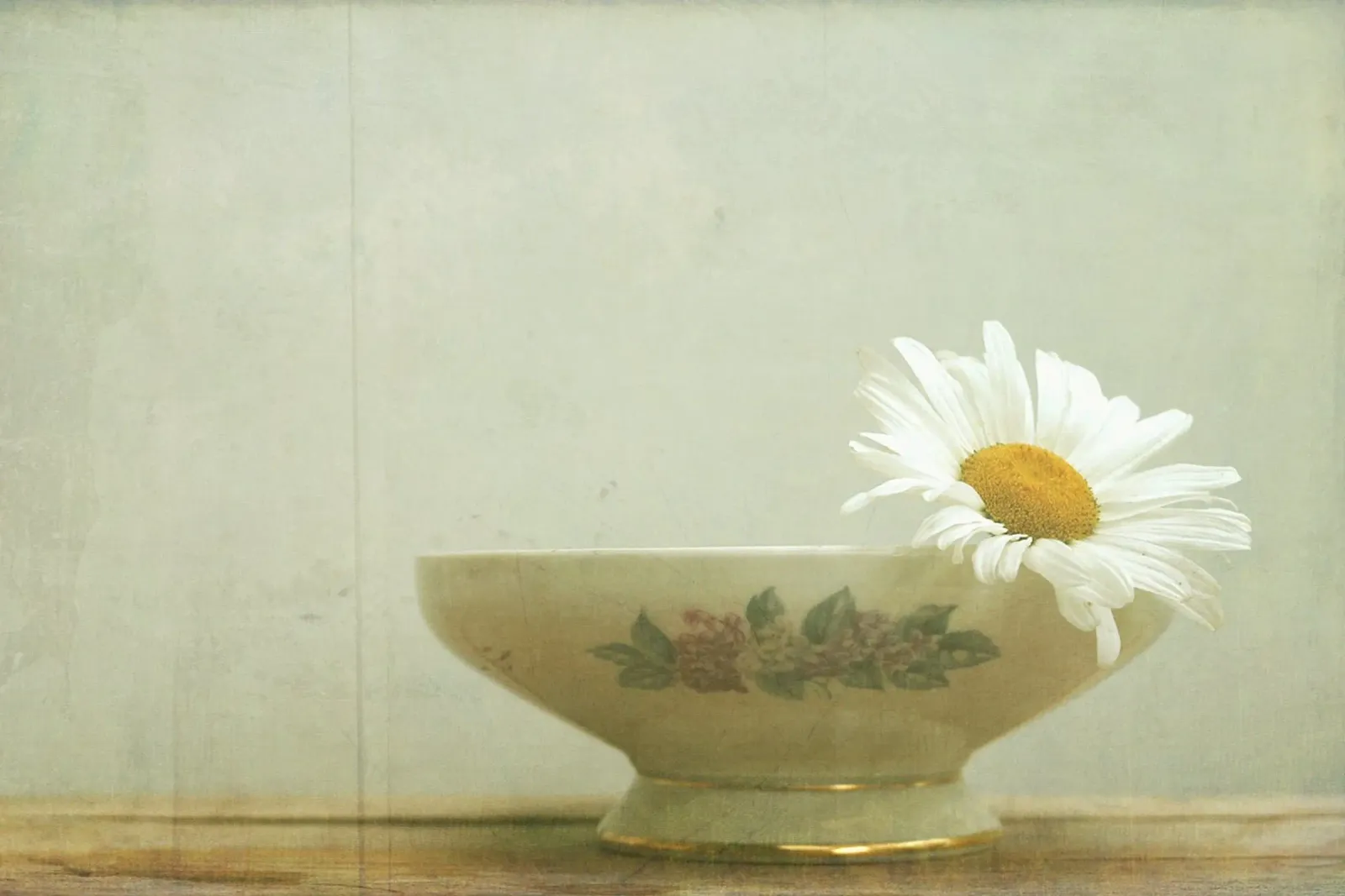 vintage still life poster with aluminum frame by Visuelle Poesie am Wegesrand