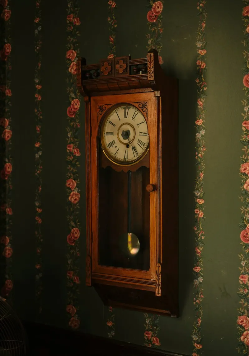 The antique clock poster da mip of map