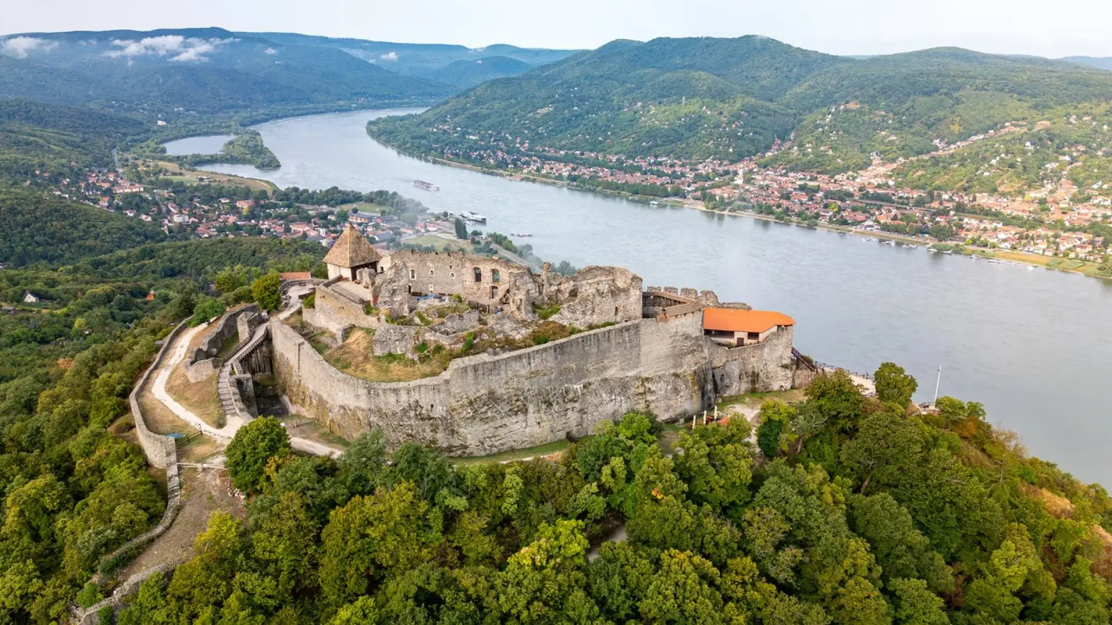 Vista aerea di Visegrad poster da anderm
