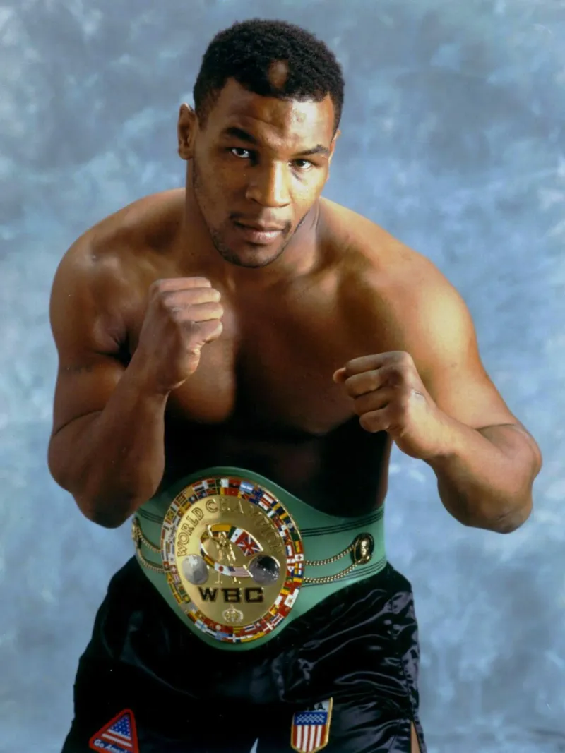 Il vincitore della boxe Mike Tyson poster con telaio in alluminio da youlisvirgo