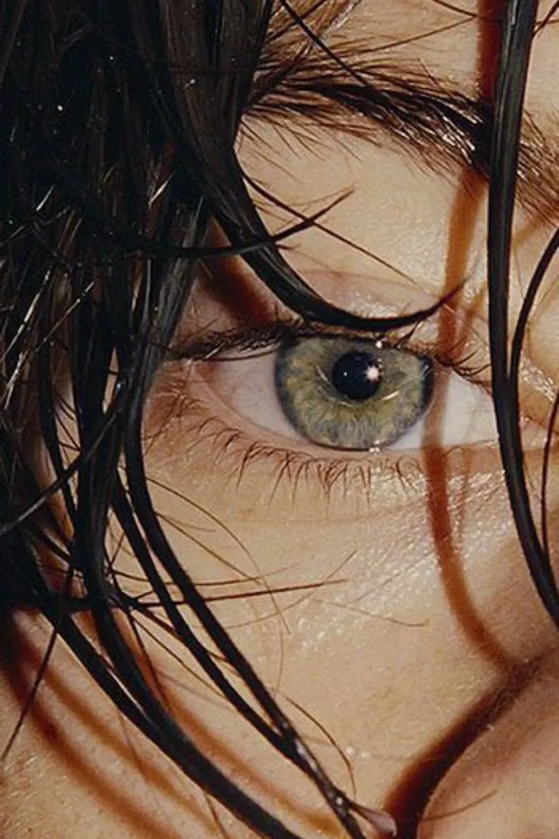 Beautiful Eye From Harry Styles Poster poster con telaio in plastica da Retro Store