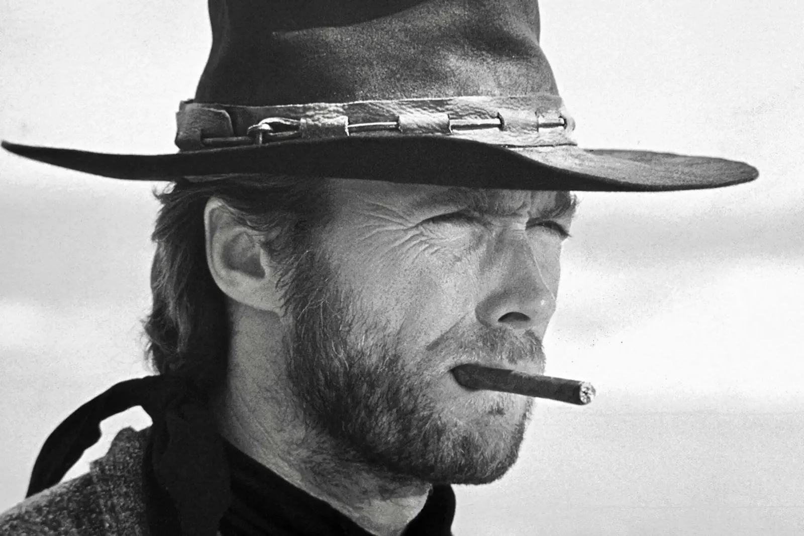 Clint Eastwood in The Good, the Bad and the Ugly Leinwand mit Schattenfugenrahmen von April Lewis