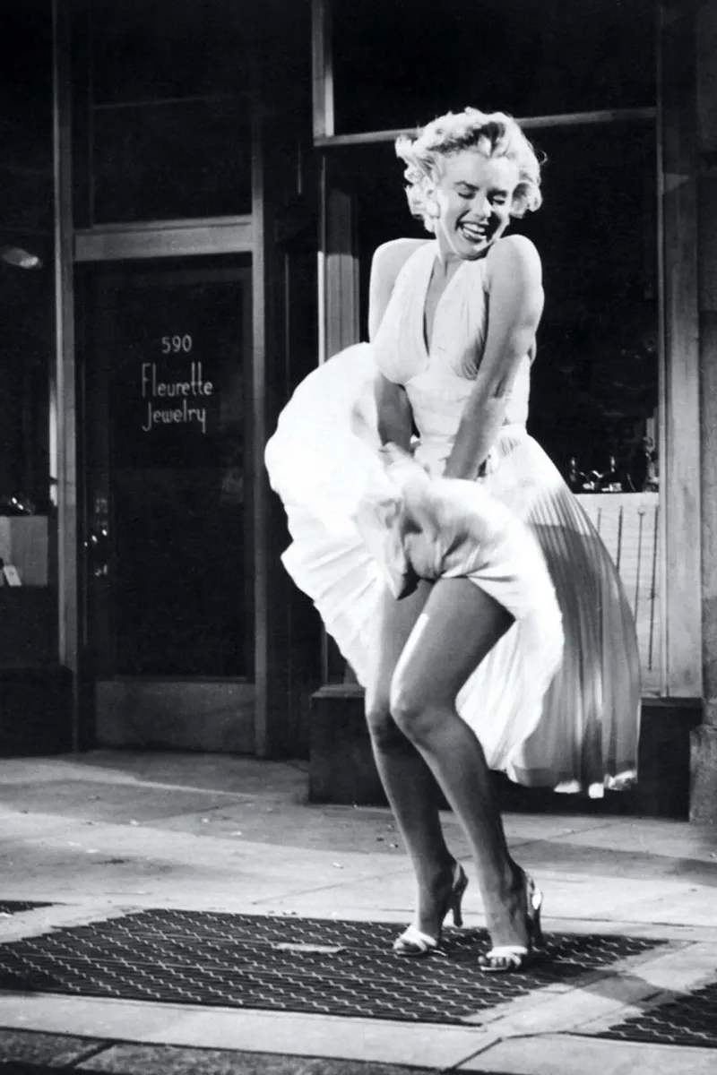 Marilyn - Il prurito dei sette anni: una posa iconica poster da April Lewis