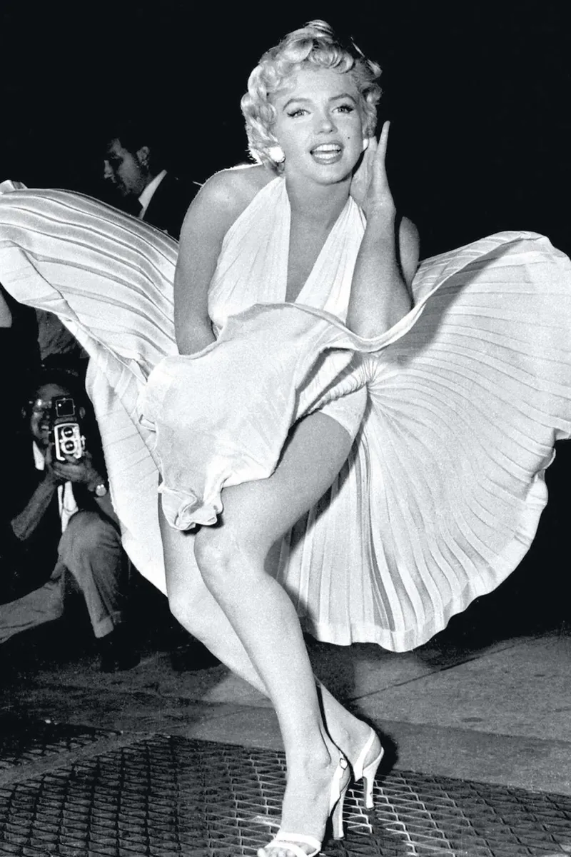 La posa di Marilyn Monroe poster da April Lewis