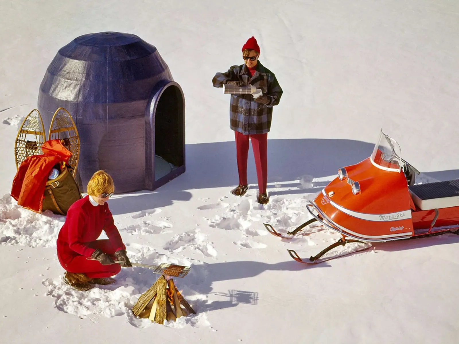 Campeggio retrò con igloo prefabbricato, anni '70 plexiglass da Christie