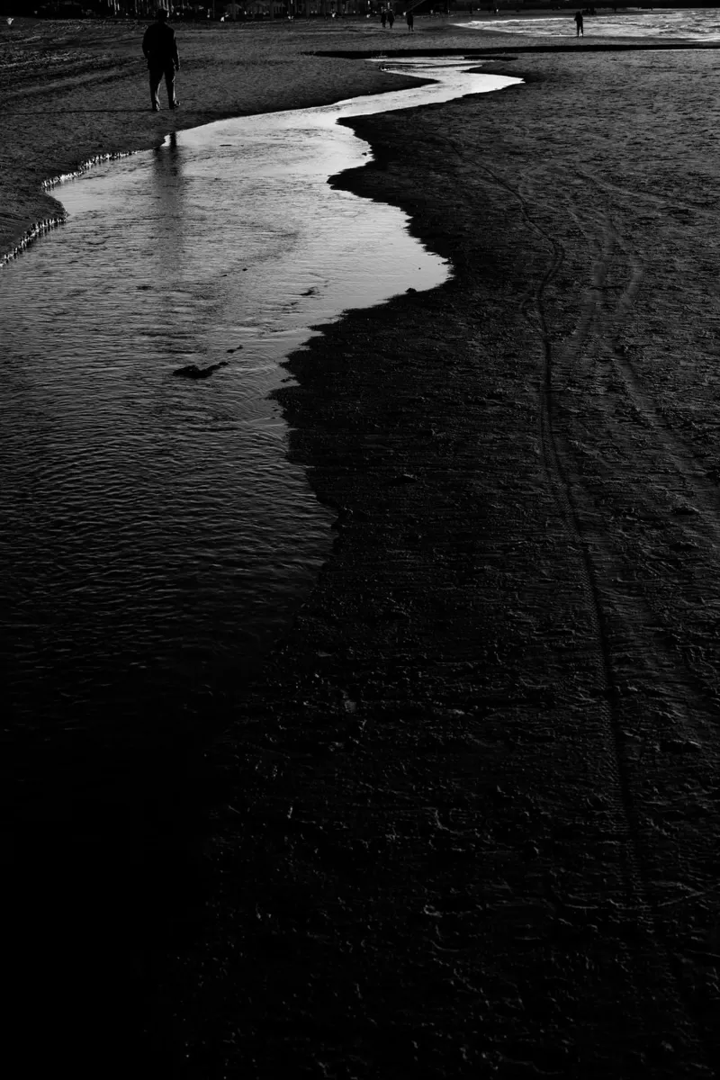 Fiume Scuro V pellicola backlit da Tal Paz-Fridman