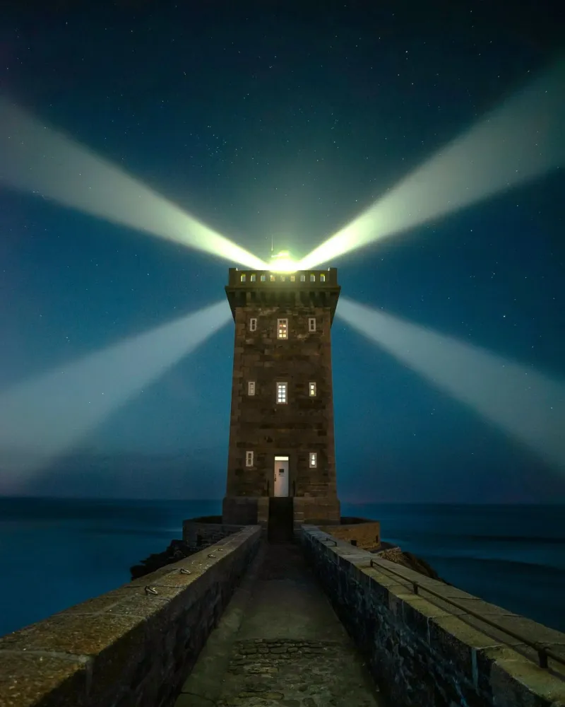 epic light house pellicola backlit da feny