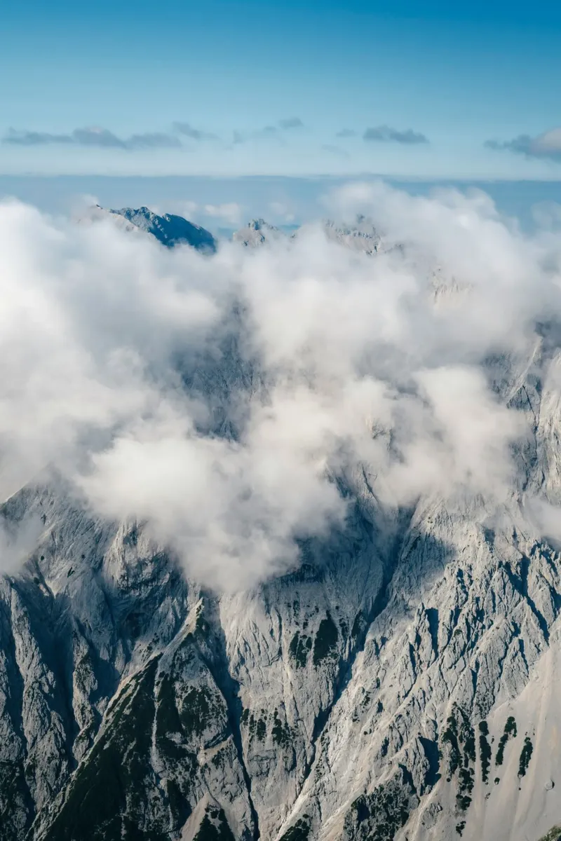 cloud on the mountain carta hahnemühle da comura