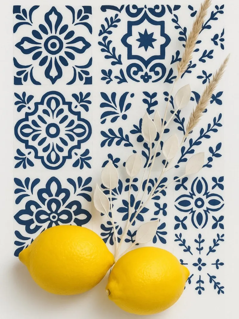 Piastrelle mediterranee e design al limone pellicola backlit da Casa Calm