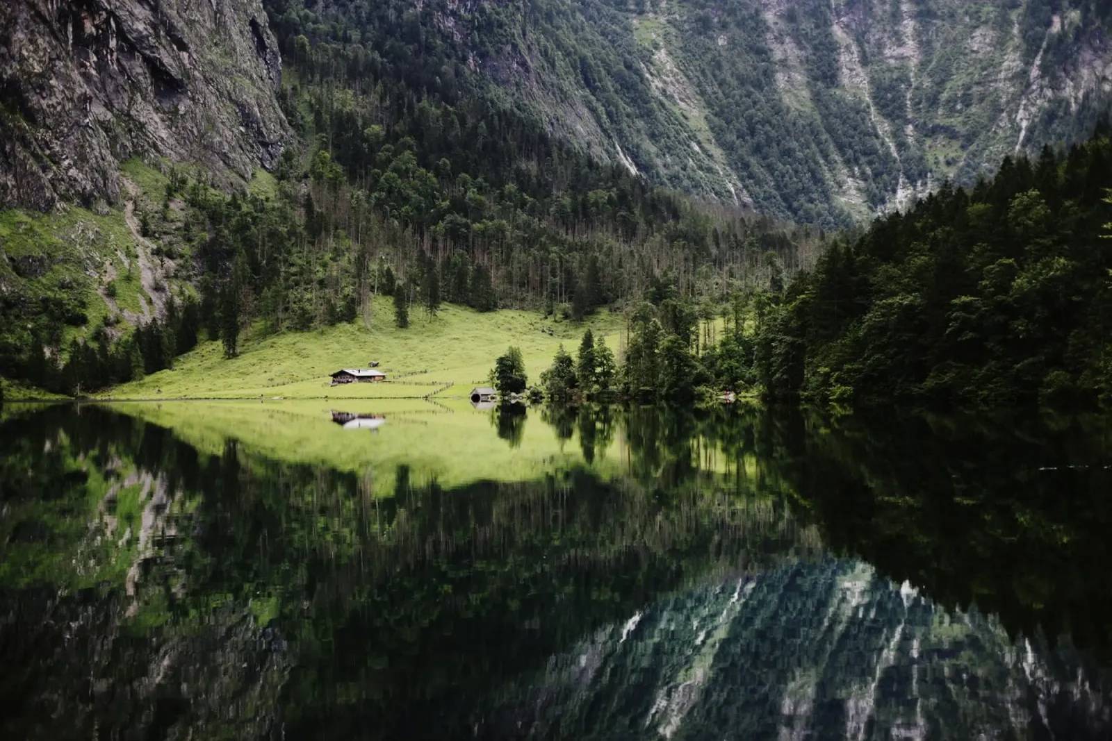 Riflessione sul Königssee pellicola backlit da Simon Koy