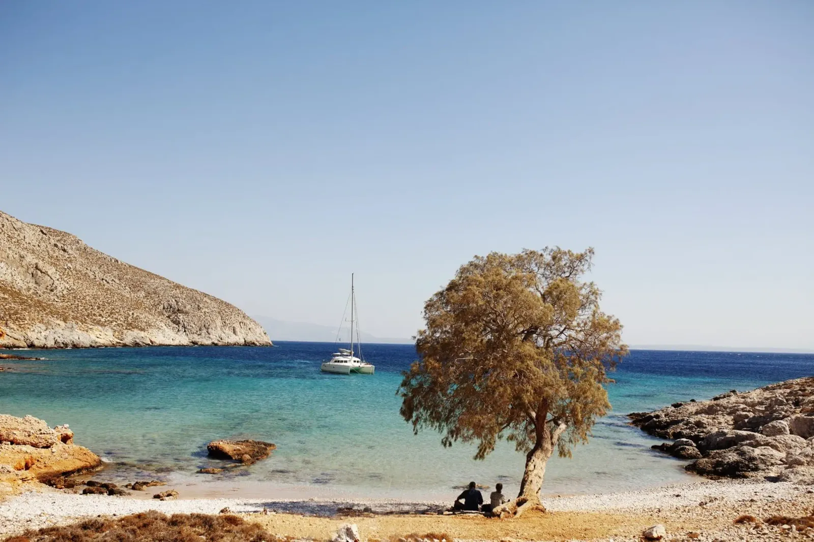 Spiaggia di AKlymnos, Grecia pellicola backlit da Simon Koy