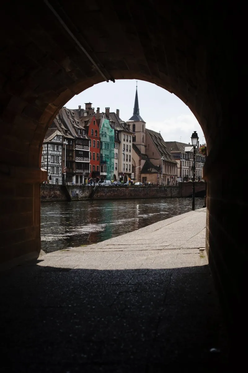 Strasburgo, Francia (Alsazia) pellicola backlit da Simon Koy
