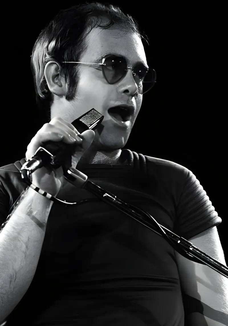 Elton John plexiglass da Type & Tape
