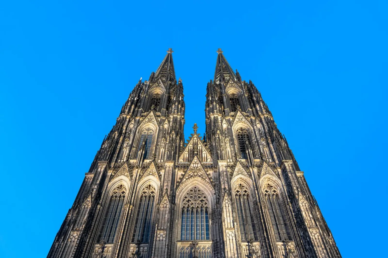 KÖLN 02 pellicola backlit da Tom Uhlenberg